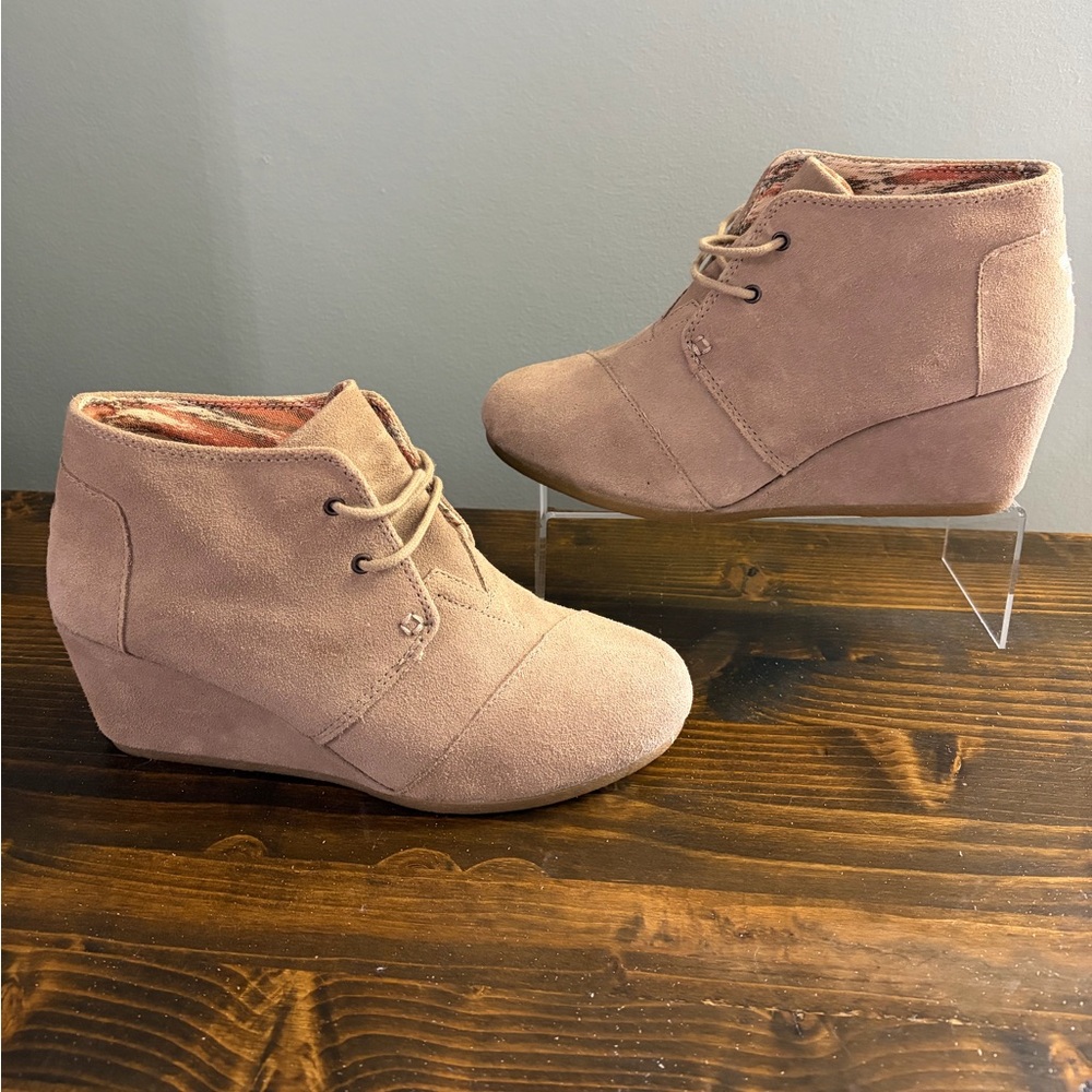 TOMS Desert Suede Wedge Ankle Booties Women’s Size 10 Tan. - Picture 3 of 10